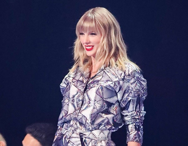 Taylor Swift Is Now Allowed to Perform Her Old Music at the 2019 AMAs Amid Battle